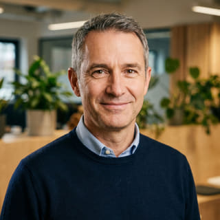 James Mitchell, functie Chief Executive Officer bij Bronil Valnek, headshot
